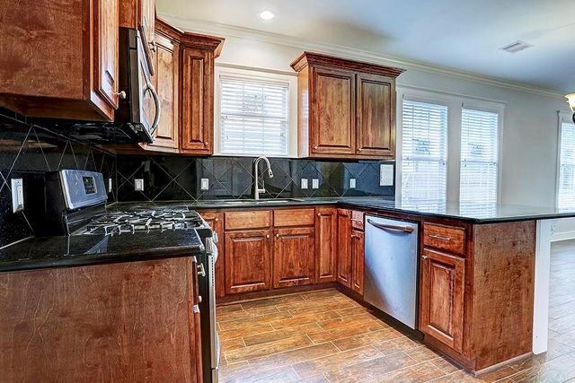 6722 Avenue F, Houston, TX 77011
