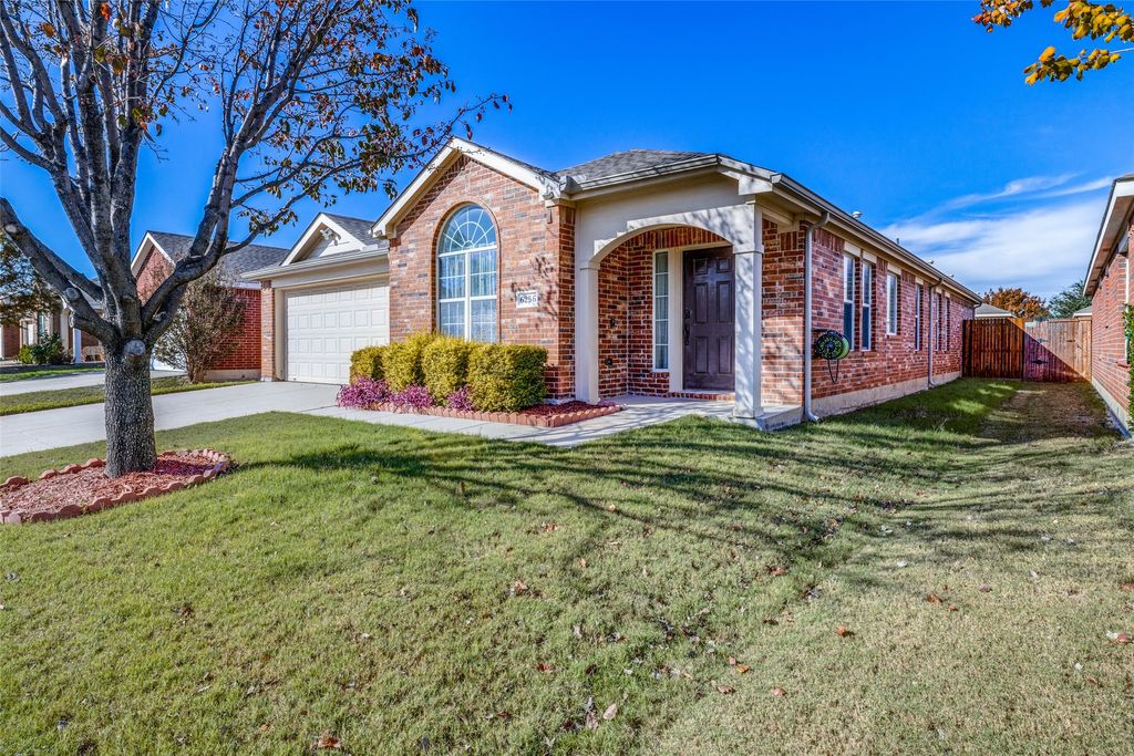 6256 Trinity Creek Drive, Fort Worth, TX 76179
