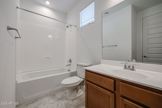 8752 W Medlock Drive, Glendale, AZ 85305