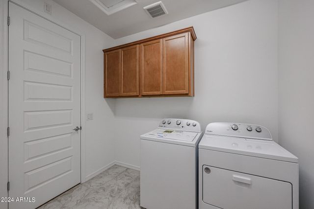 8752 W Medlock Drive, Glendale, AZ 85305