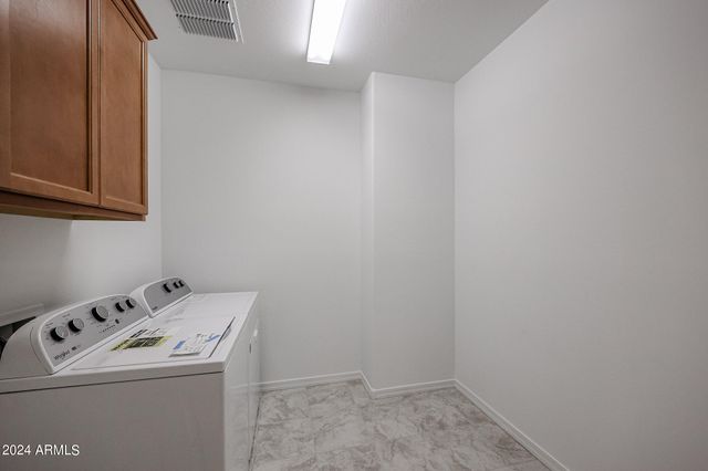 8752 W Medlock Drive, Glendale, AZ 85305