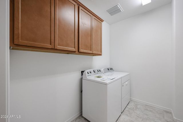 8752 W Medlock Drive, Glendale, AZ 85305