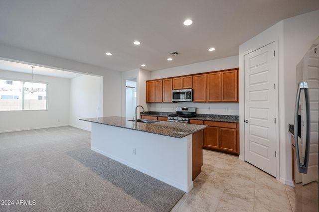 8752 W Medlock Drive, Glendale, AZ 85305