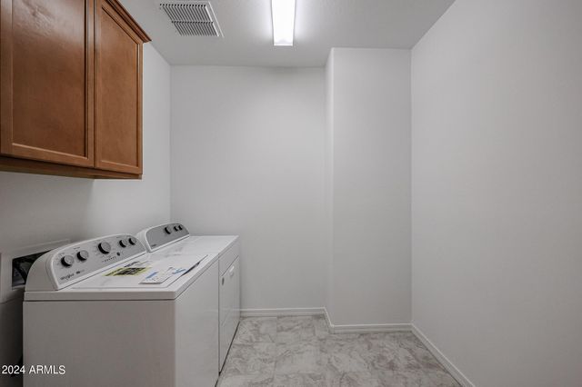 8752 W Medlock Drive, Glendale, AZ 85305