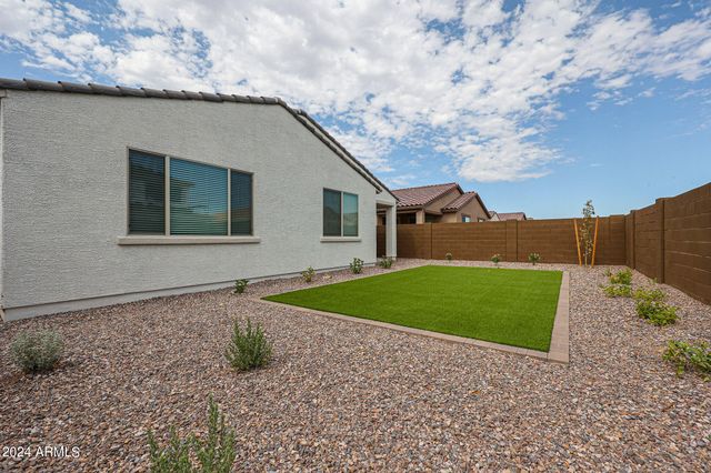 8752 W Medlock Drive, Glendale, AZ 85305