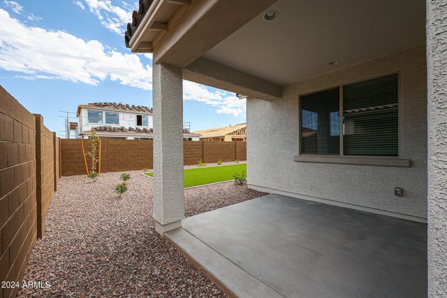 8752 W Medlock Drive, Glendale, AZ 85305