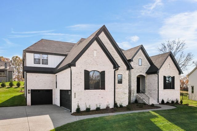530 Divine Ct, Arrington, TN 37014