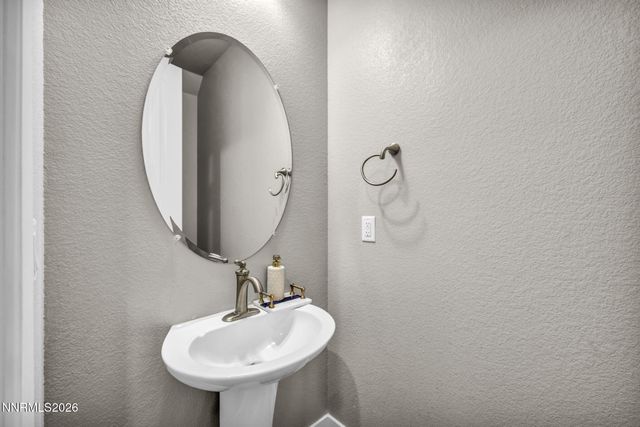 944 Los Alamitos Street, Minden, NV 89423