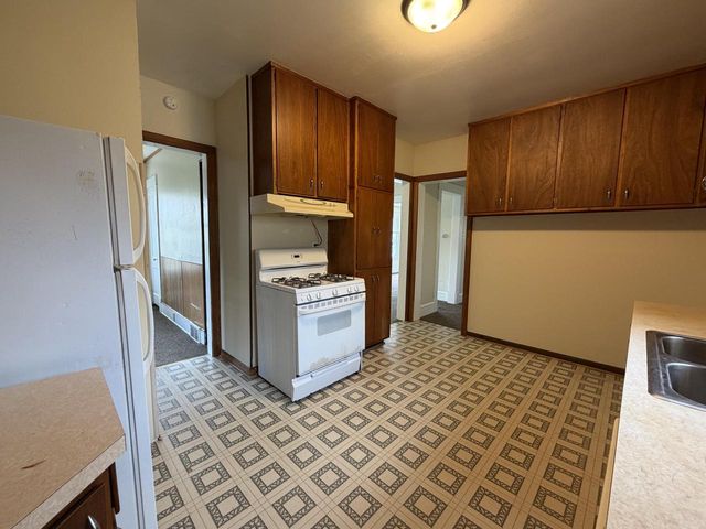 825 S 17th STREET, Sheboygan, WI 53081