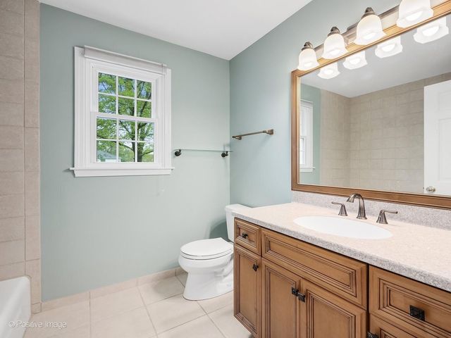 2S560 Seneca Drive, Wheaton, IL 60189