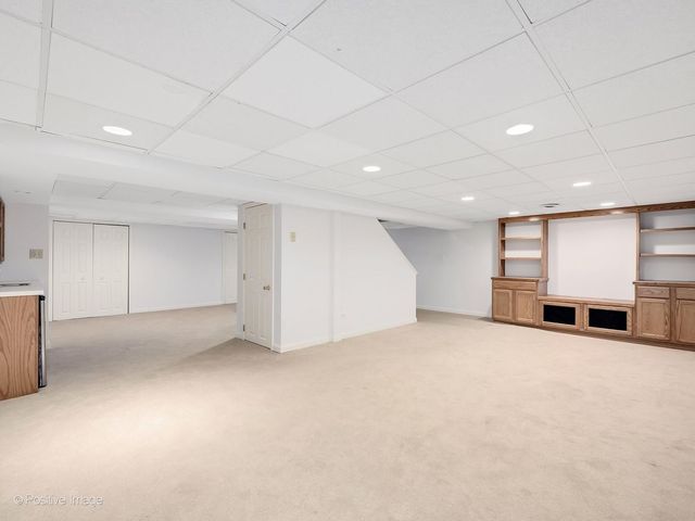 2S560 Seneca Drive, Wheaton, IL 60189