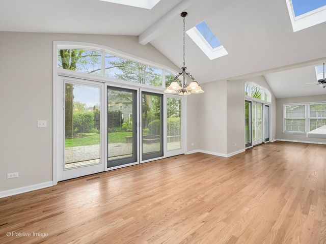 2S560 Seneca Drive, Wheaton, IL 60189