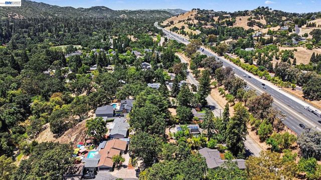 571 LA GONDA WAY, Danville, CA 94526