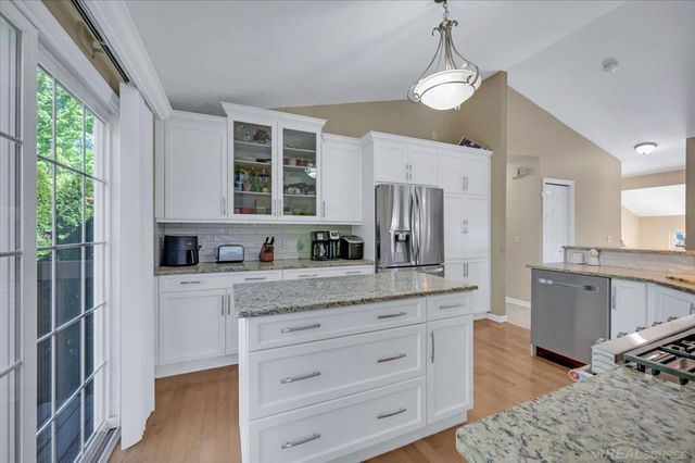 26782 Kirkway Circle, Woodhaven, MI 48183