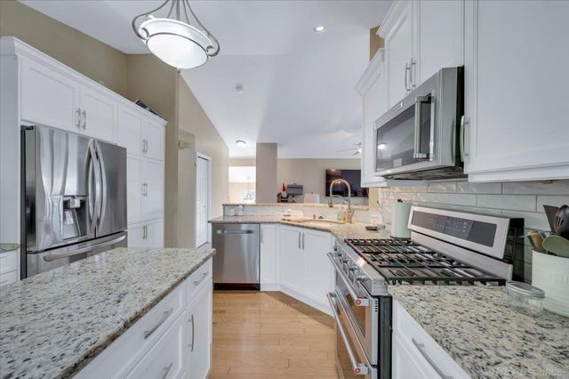 26782 Kirkway Circle, Woodhaven, MI 48183