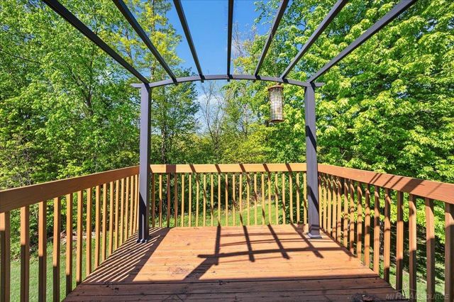 26782 Kirkway Circle, Woodhaven, MI 48183