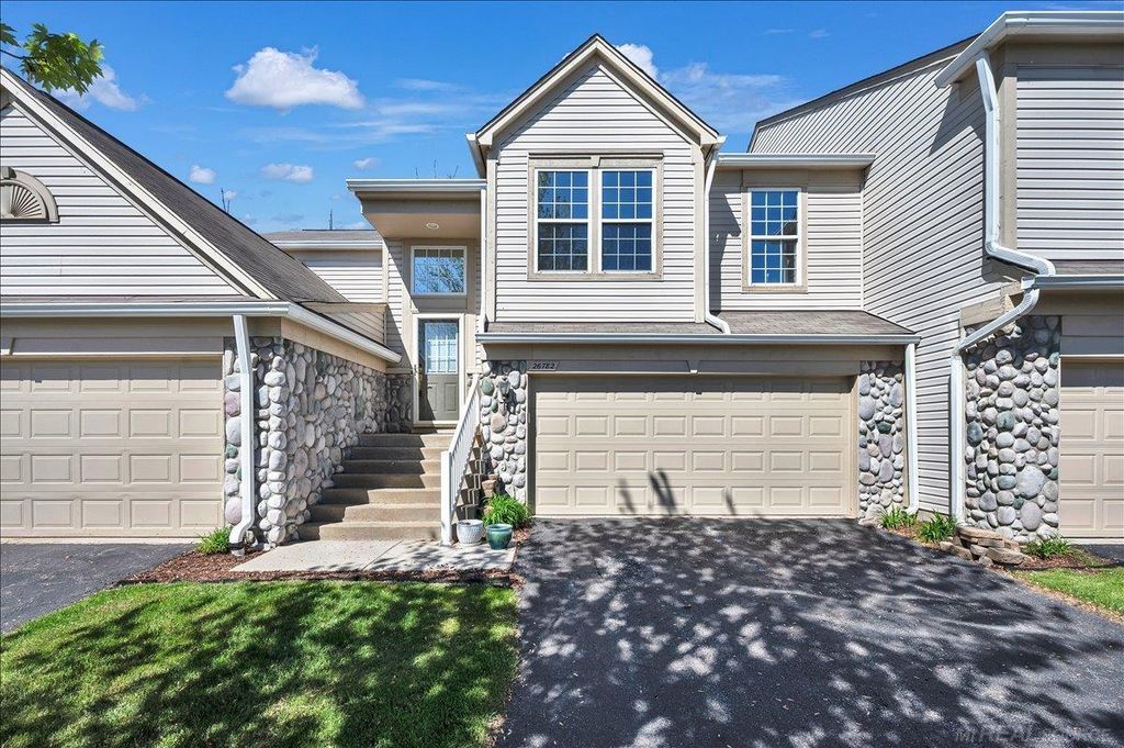 26782 Kirkway Circle, Woodhaven, MI 48183