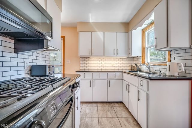 324 W State Street, Barberton, OH 44203