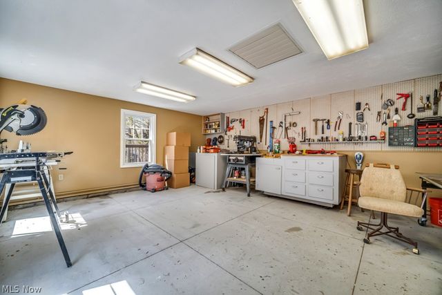 324 W State Street, Barberton, OH 44203