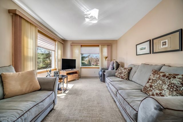 324 W State Street, Barberton, OH 44203