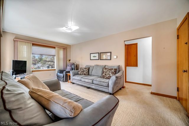 324 W State Street, Barberton, OH 44203