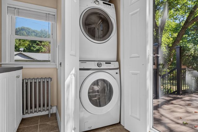 10 Hayward St, Randolph, MA 02368