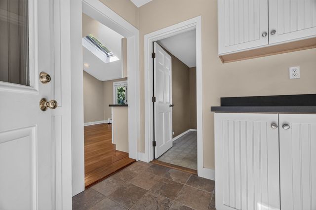 10 Hayward St, Randolph, MA 02368
