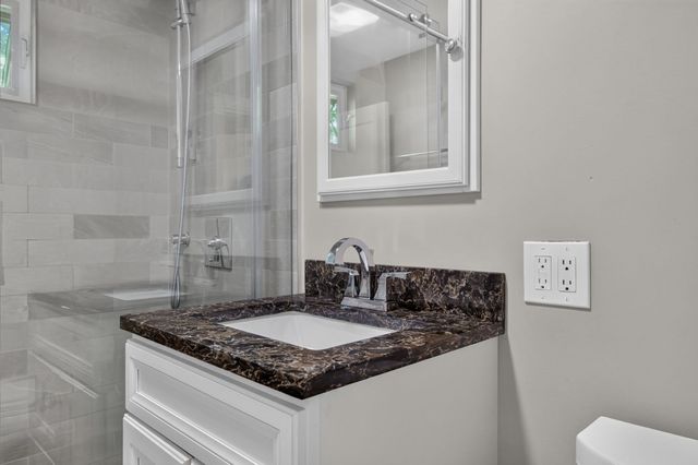 10 Hayward St, Randolph, MA 02368