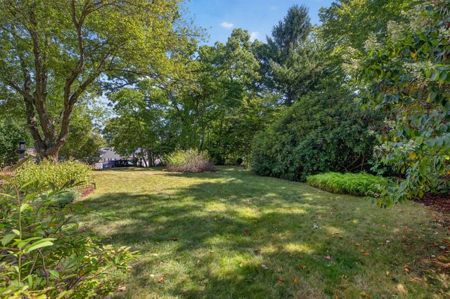 10 Hayward St, Randolph, MA 02368
