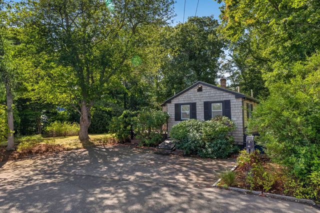 10 Hayward St, Randolph, MA 02368