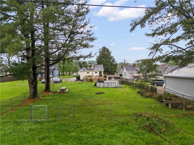 137 Independence Street, Perryopolis, PA 15473