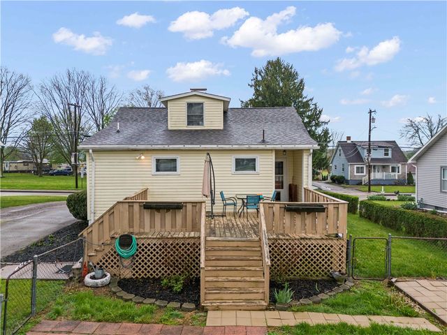 137 Independence Street, Perryopolis, PA 15473
