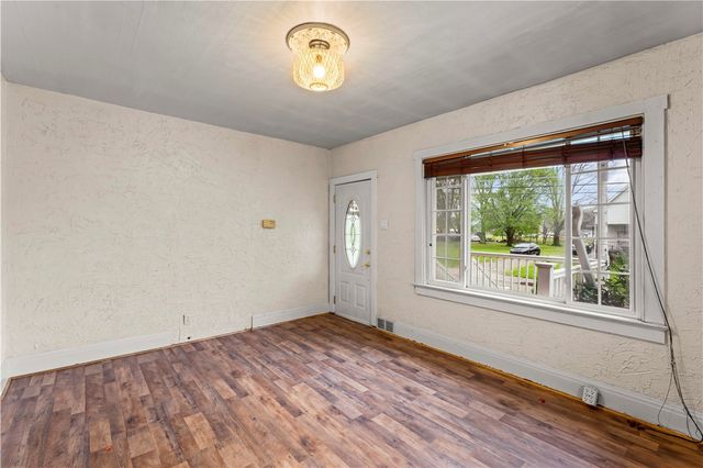 137 Independence Street, Perryopolis, PA 15473