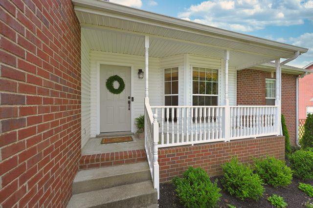 1004 Kiser Ave, Hendersonville, TN 37075