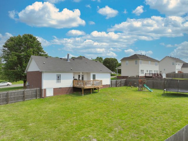 1004 Kiser Ave, Hendersonville, TN 37075