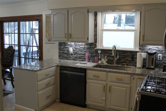 2018 ZIMMERLY Road, Erie, PA 16509