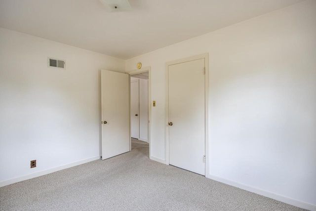 1609 W MURDOCK AVENUE, Oshkosh, WI 54901