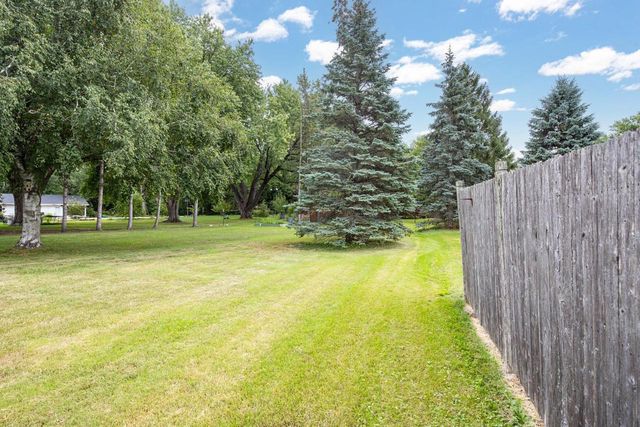 1609 W MURDOCK AVENUE, Oshkosh, WI 54901