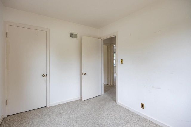 1609 W MURDOCK AVENUE, Oshkosh, WI 54901