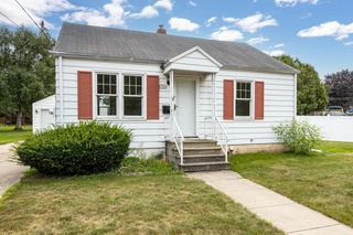 1609 W MURDOCK AVENUE, Oshkosh, WI 54901