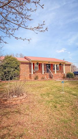 301 McQuade Cir, Mcminnville, TN 37110