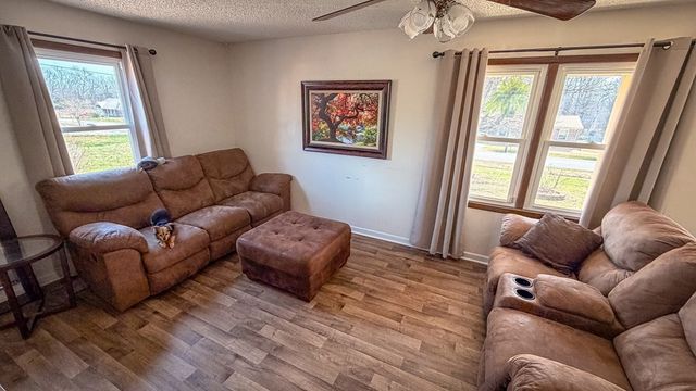 301 McQuade Cir, Mcminnville, TN 37110