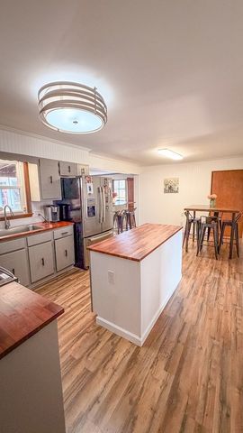 301 McQuade Cir, Mcminnville, TN 37110