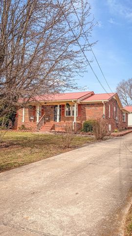 301 McQuade Cir, Mcminnville, TN 37110
