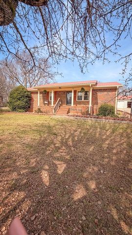 301 McQuade Cir, Mcminnville, TN 37110
