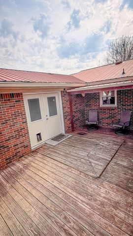 301 McQuade Cir, Mcminnville, TN 37110