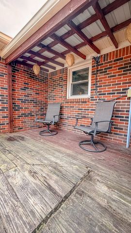 301 McQuade Cir, Mcminnville, TN 37110