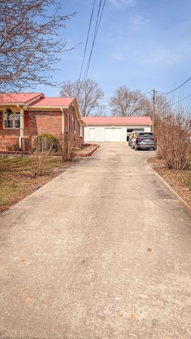 301 McQuade Cir, Mcminnville, TN 37110