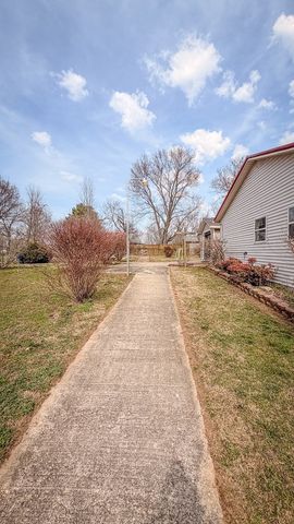 301 McQuade Cir, Mcminnville, TN 37110