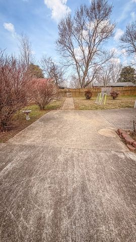 301 McQuade Cir, Mcminnville, TN 37110